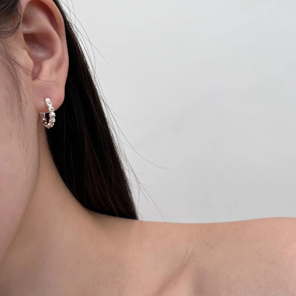 Cute Style Women Hypoallergenic Sterling Silver Rhodium 18K Gold Plated Eternity Jewelry Flower Daisy Clip on Earrings