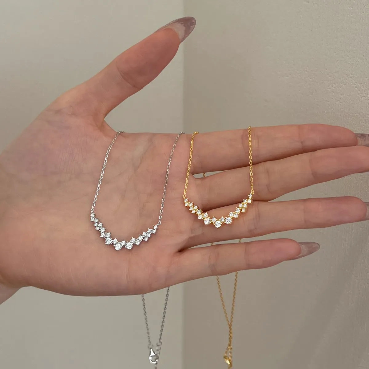 Minimalist Jewelry S925 Sterling Silver 18K Gold Plated Necklace Curved Cz Cubic Zircon Cluster Heart Necklaces for Girls Women