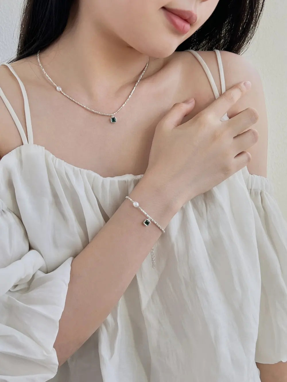 New Arrival Stylish S925 Silver Rhodium Plated Beaded Fresh Water Pearl Emerald Green 5A Zirconia Pendant Bracelets