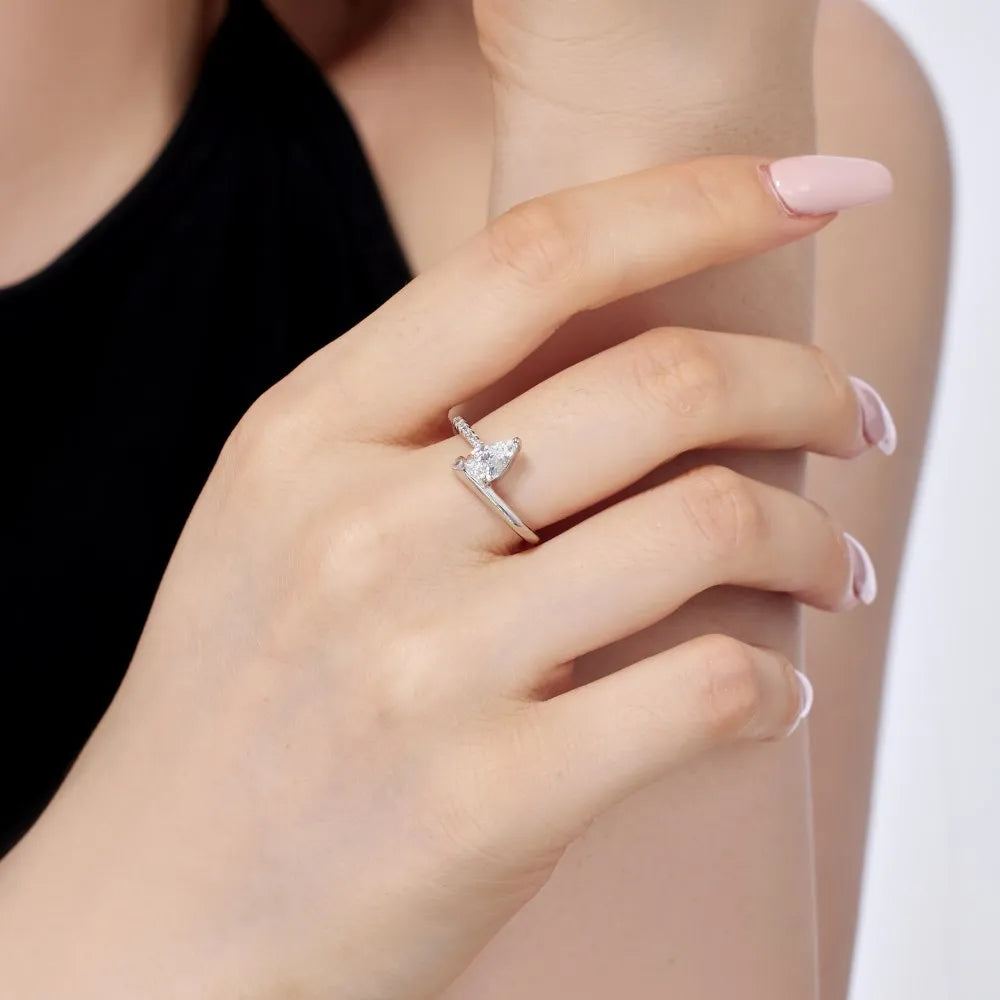 Fashionable Fine Jewelry Women Eternity Band S925 Silver Geometric Twisted 5A Zirconia Waterdrop Shape Stone Jewelry Rings