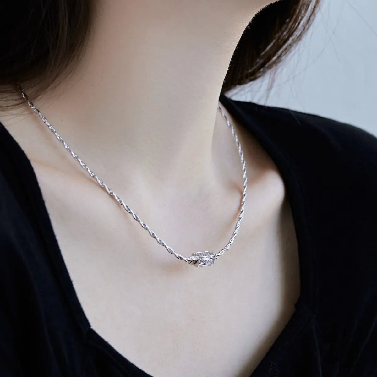925 Silver Minimalist Pendant Necklace DY190664 product image 3