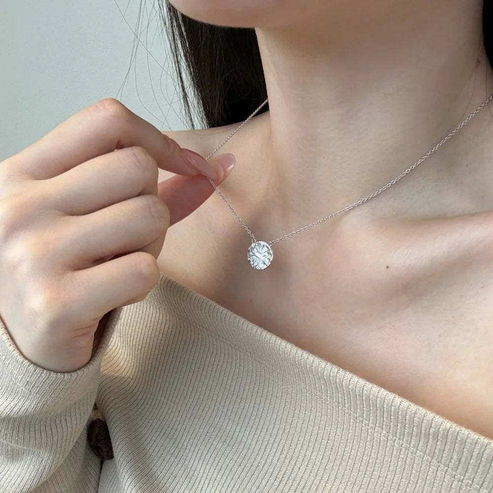 Captivating Design Jewelry 925 Sterling Silver AAAAA Grade Zirconia Frosted Surface Circle Disc Pendant Necklace