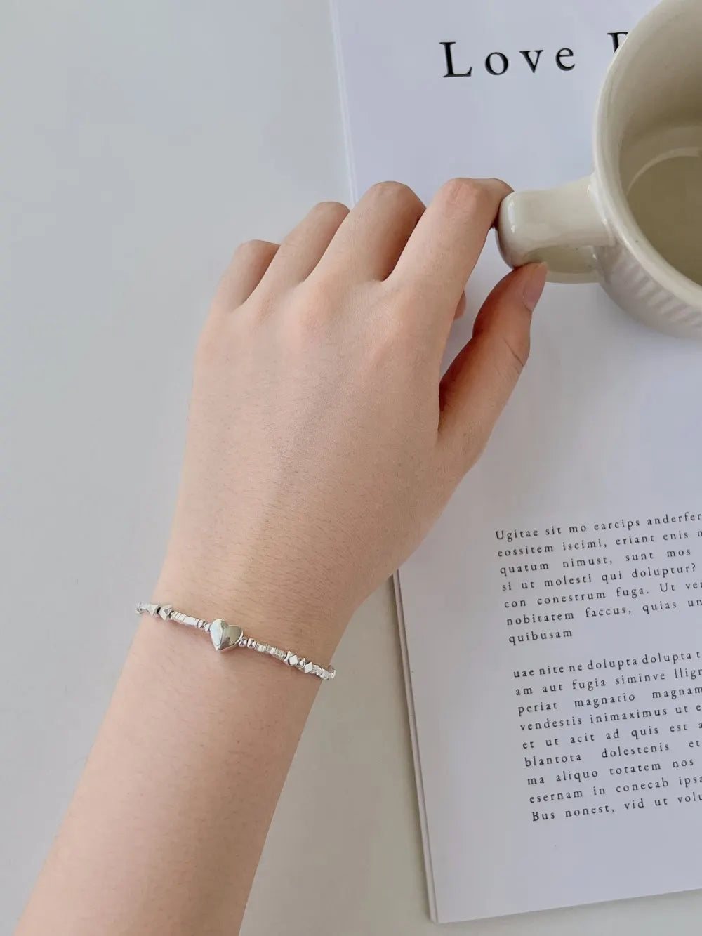 Minimalist Sample Design Hypoallergenic Non Tarnish S925 Silver Bracelet Rhodium Plated Beaded Heart Pendant Bracelet for Women