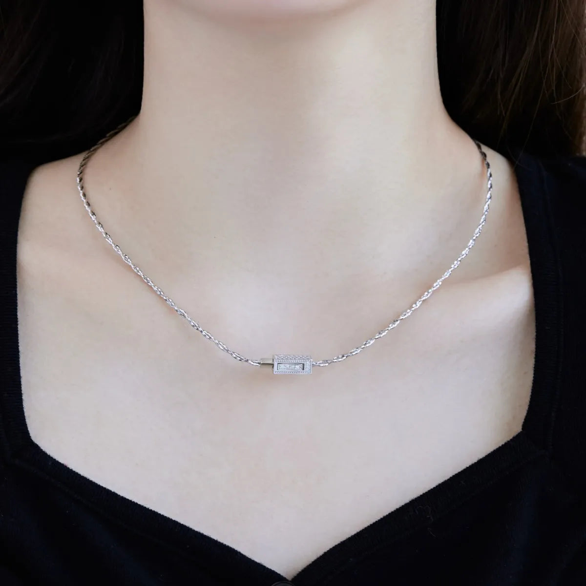 925 Silver Minimalist Pendant Necklace DY190664 product image 4