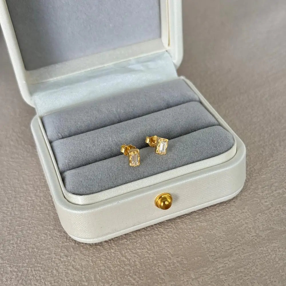 KAKODIY Elegant 925 Sterling Silver Stud Earrings, Emerald Cubic Zirconia 18K Gold Plated Sterling Silver Jewelry - product image 5