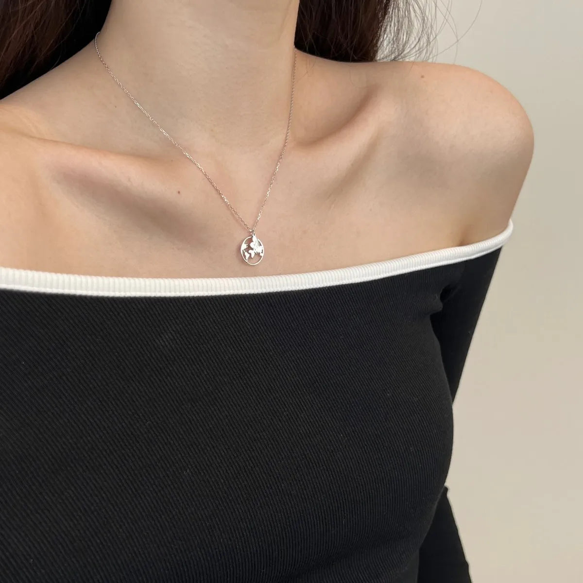 925 Sterling Silver World Map Pendant Necklace product image 4