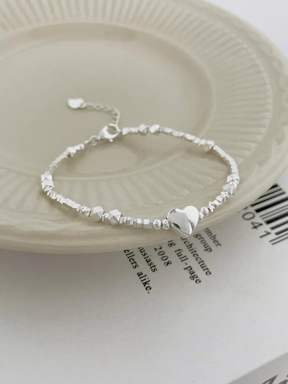 Minimalist Sample Design Hypoallergenic Non Tarnish S925 Silver Bracelet Rhodium Plated Beaded Heart Pendant Bracelet for Women