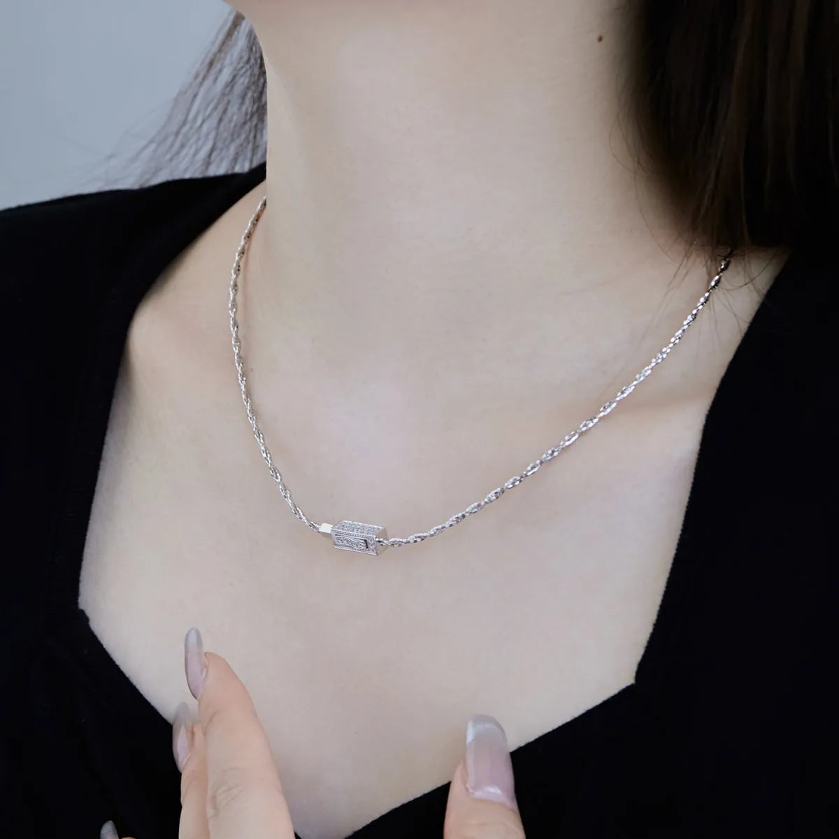 925 Silver Minimalist Pendant Necklace DY190664 product image 2